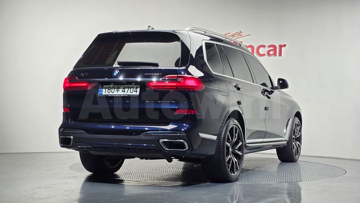BMW X7 2021 — 2