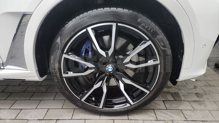 BMW X7 2022 — 5
