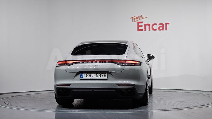 Porsche Panamera 2023 — 4