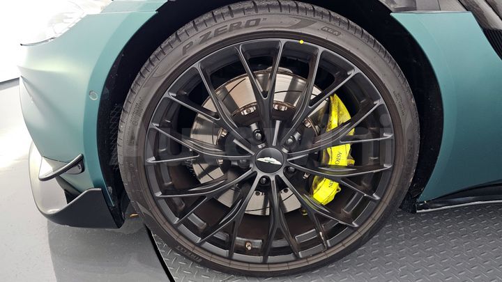 Aston Martin Vantage