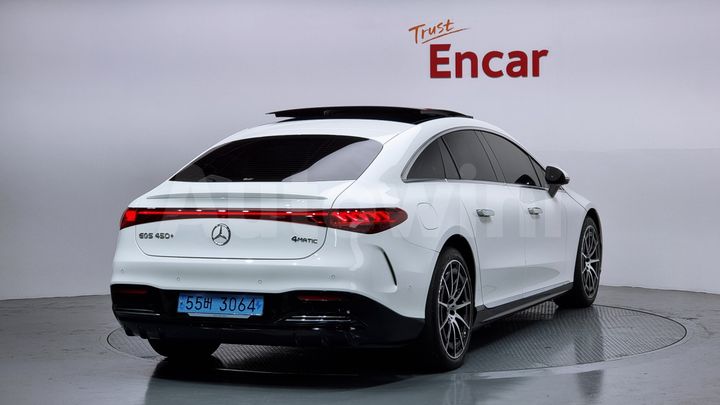Mercedes Benz EQS