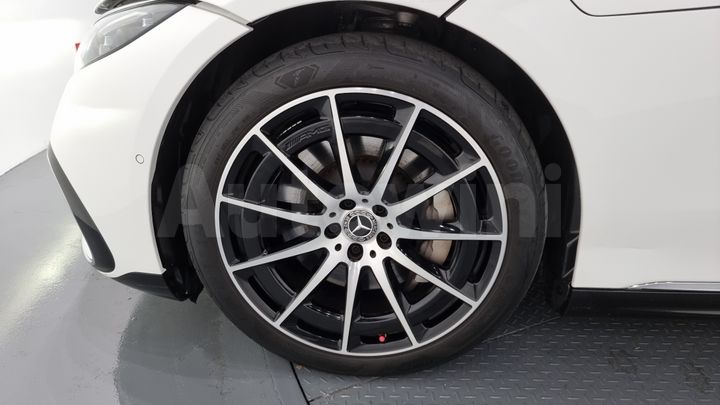Mercedes Benz EQS