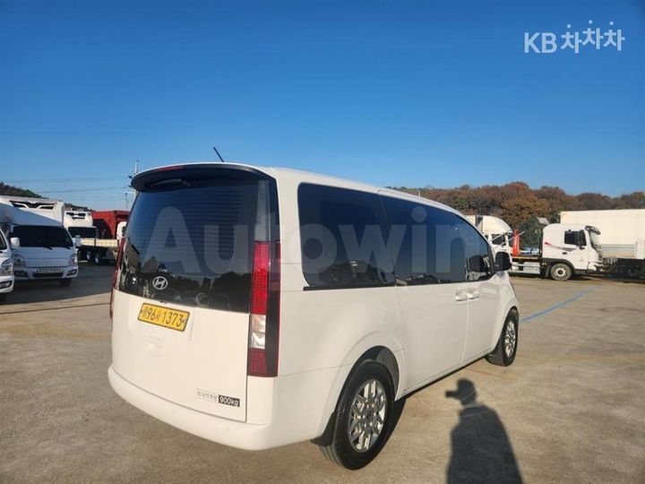 Hyundai Staria 2025 — 4
