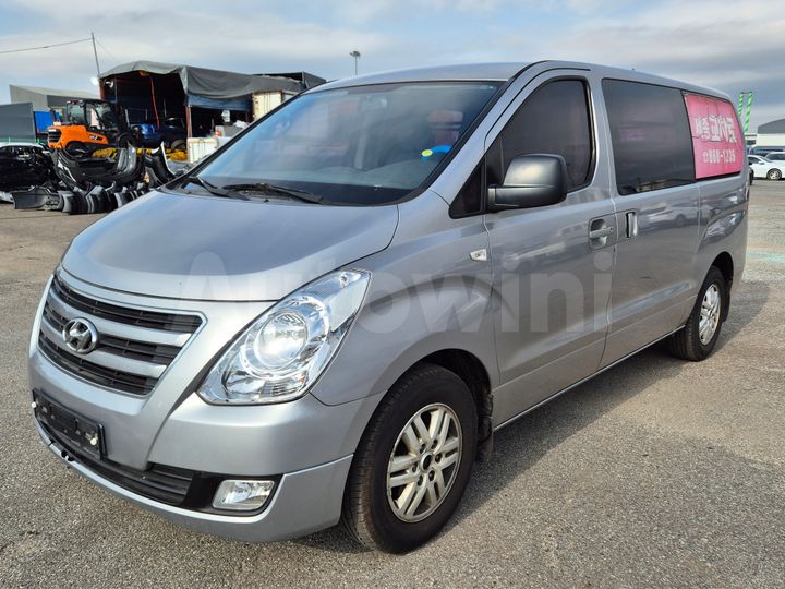 Hyundai Starex 2016 — 2