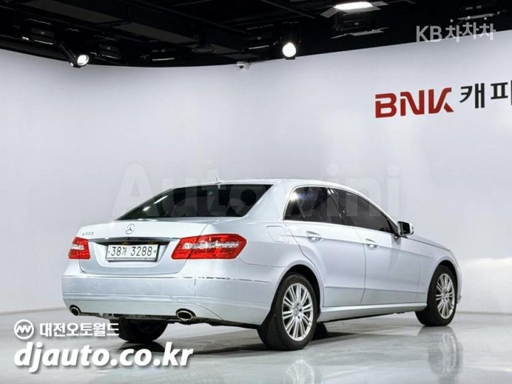 Mercedes-Benz E Class 2010 — 2