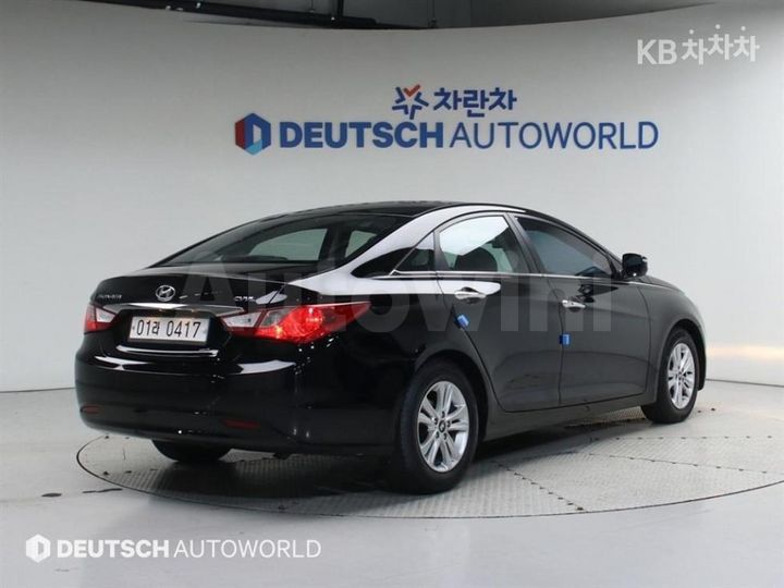 Hyundai Sonata 2012 — 2