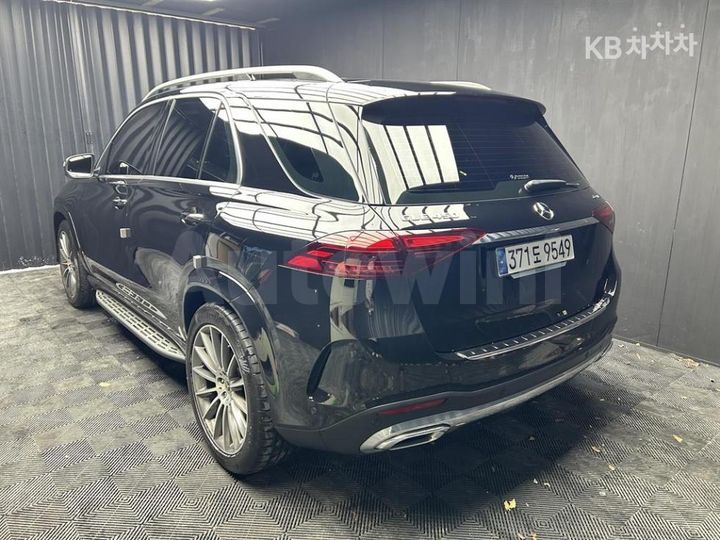 Mercedes Benz GLE Class 2023 — 4