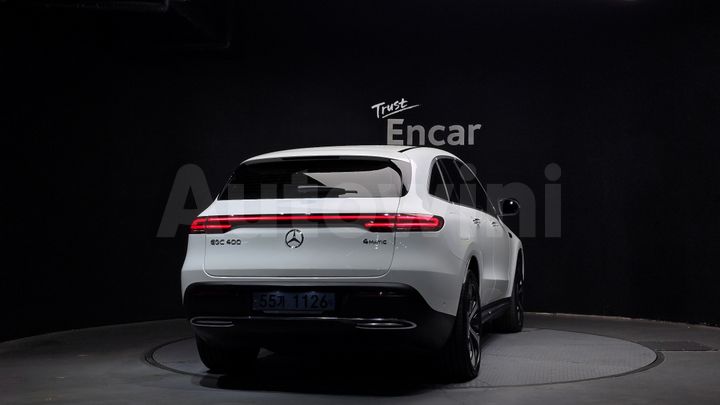 Mercedes Benz EQC 2020 — 4