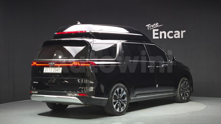 Kia Carnival 2023 — 2