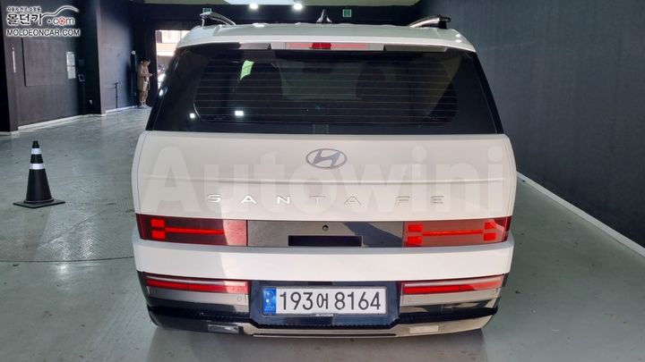 Hyundai SantaFe 2023 — 4