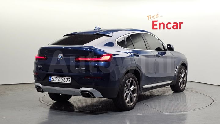 BMW X4 2023 — 2