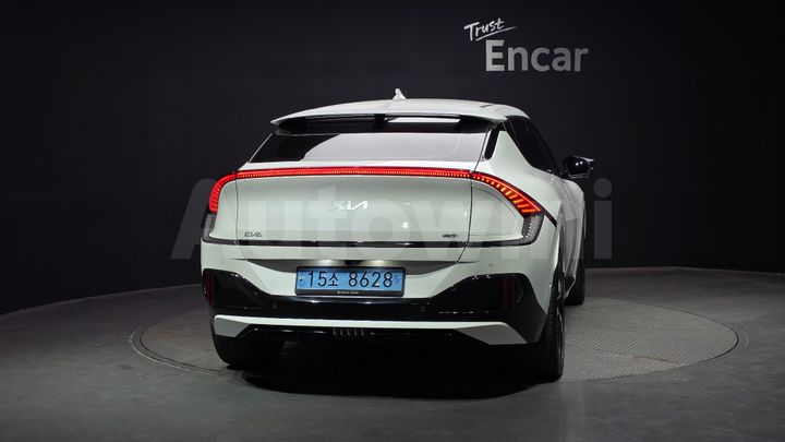 Kia EV6 2023 — 4