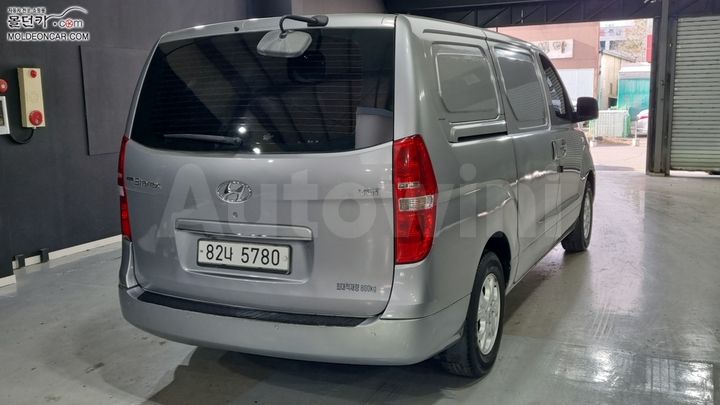 Hyundai Starex 2014 — 2