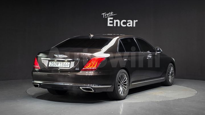 Genesis EQ900 2016 — 2