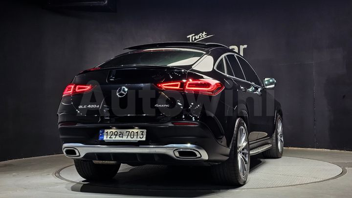 Mercedes Benz GLE Class 2023 — 2