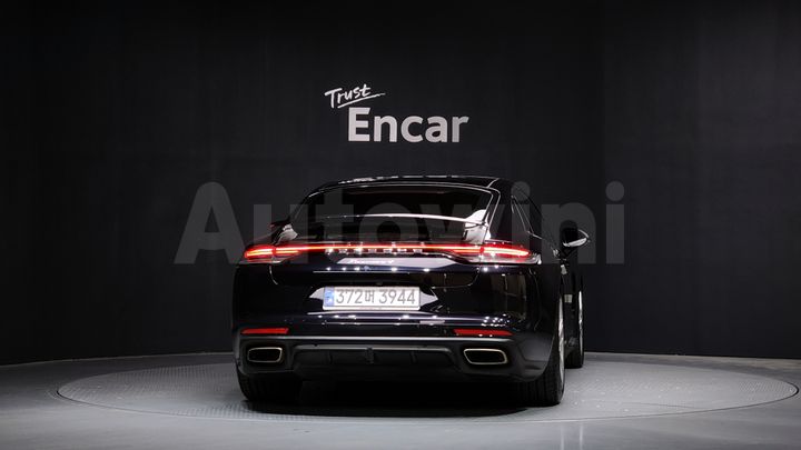 Porsche Panamera 2021 — 4