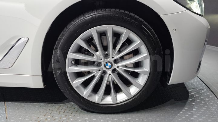 BMW 5 Series 2021 — 5