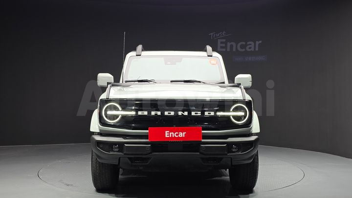 Ford Bronco 2023 — 3