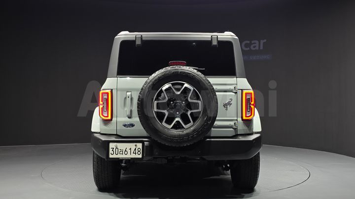 Ford Bronco 2023 — 4