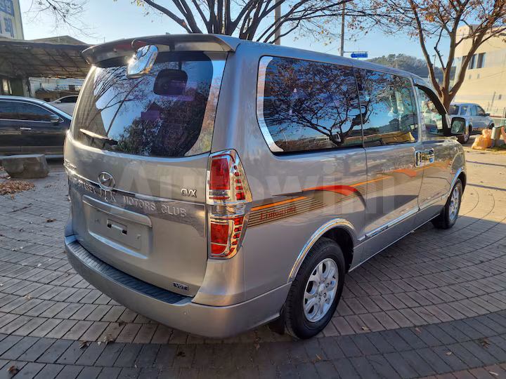 Hyundai Starex