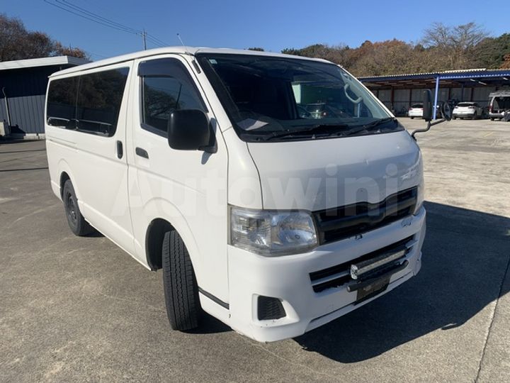 Toyota Hiace 2012 — 3
