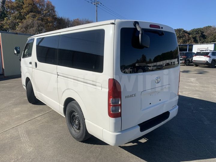 Toyota Hiace 2012 — 4