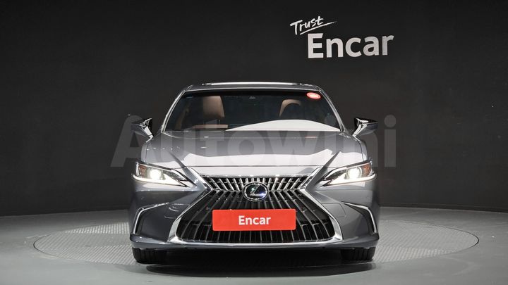 Lexus ES 2023 — 3