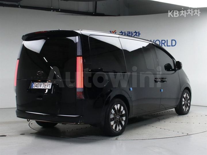 Hyundai Staria 2024 — 2