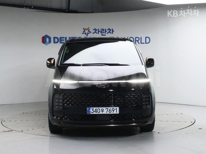 Hyundai Staria 2024 — 3