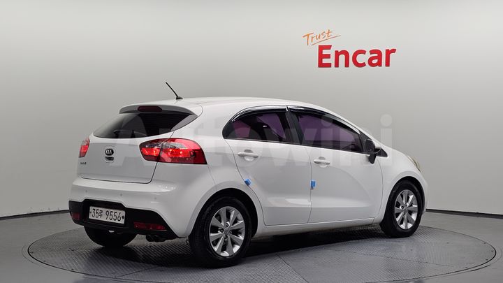 Kia Pride 2014 — 2