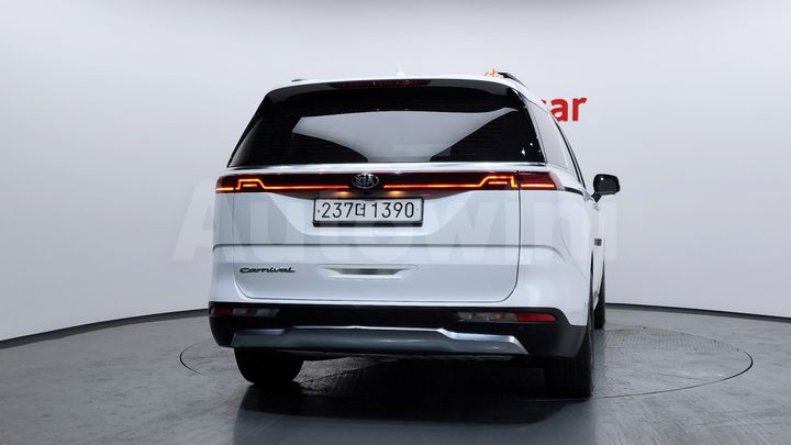 Kia Carnival 2021 — 4