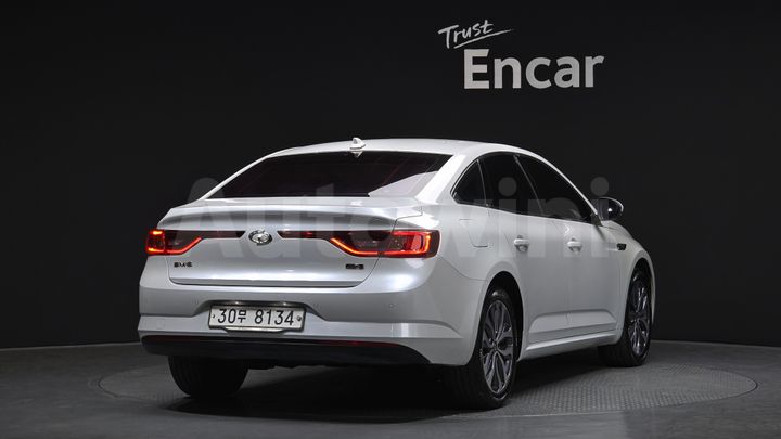 Renault SM6 2016 — 2