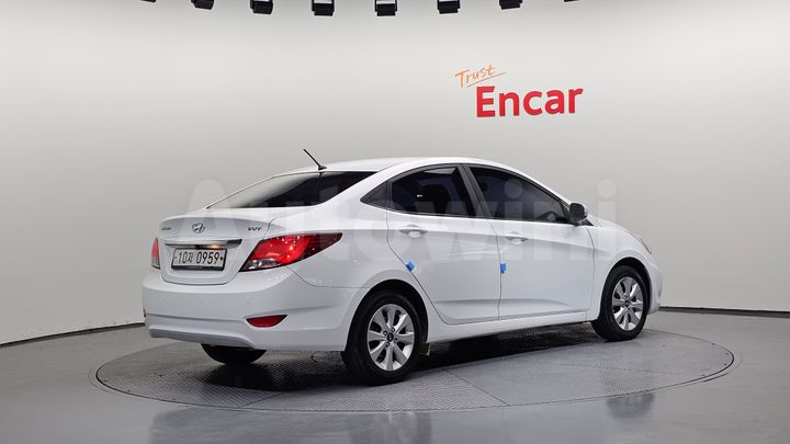 Hyundai Accent 2016 — 2