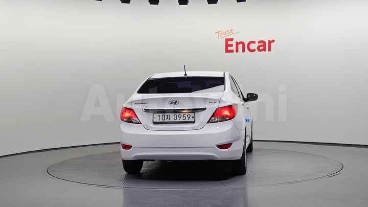 Hyundai Accent 2016 — 4