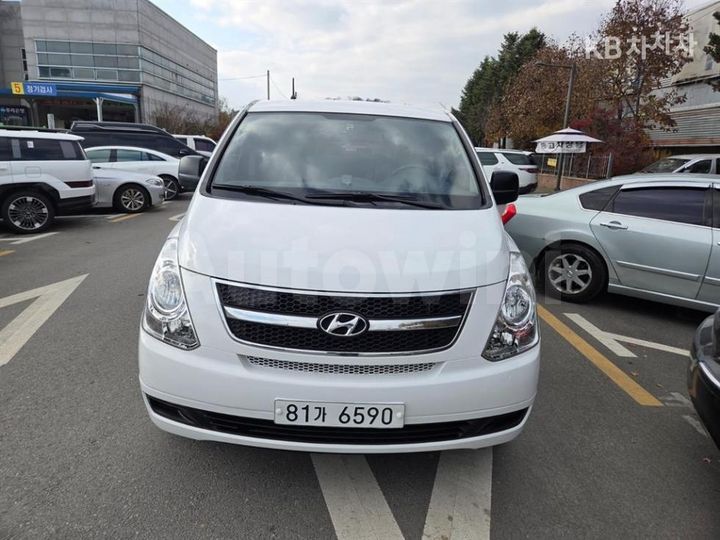 Hyundai Starex 2012 — 2