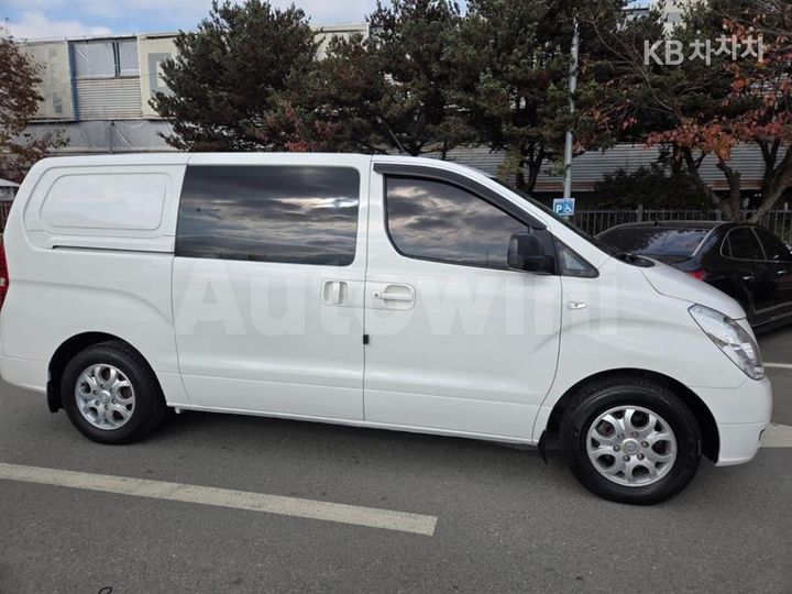 Hyundai Starex 2012 — 3