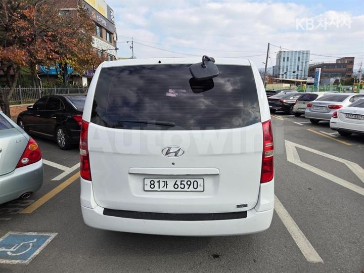 Hyundai Starex 2012 — 5