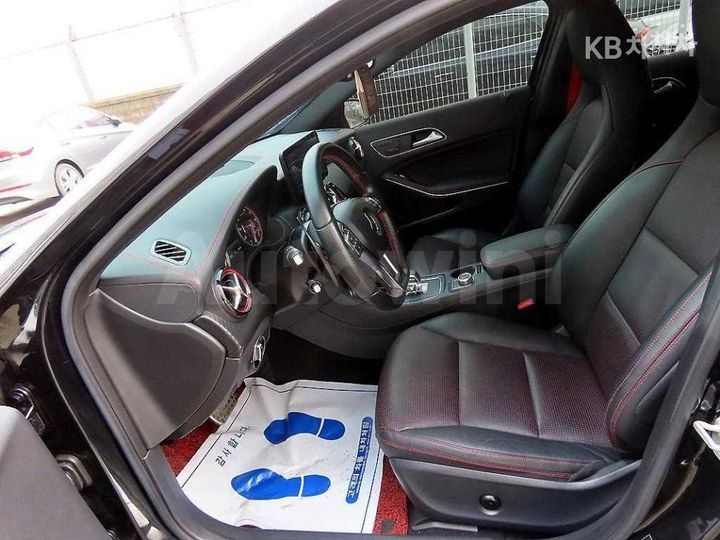 Mercedes Benz A Class 2015 — 5