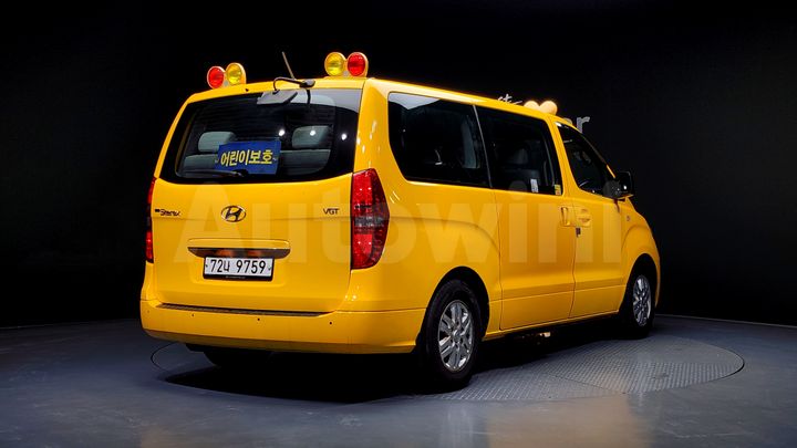 Hyundai Starex 2017 — 2