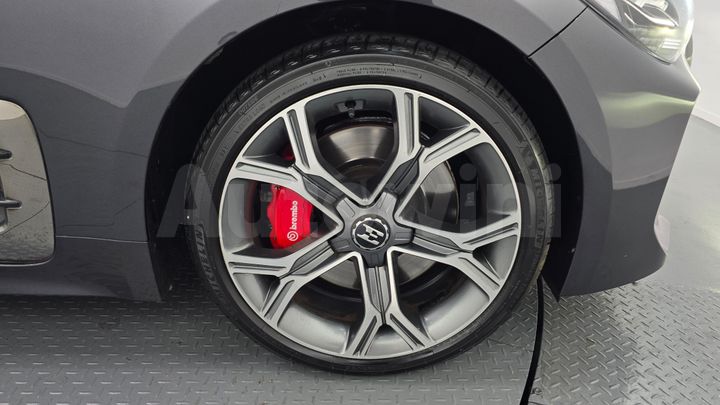 Kia Stinger 2020 — 5
