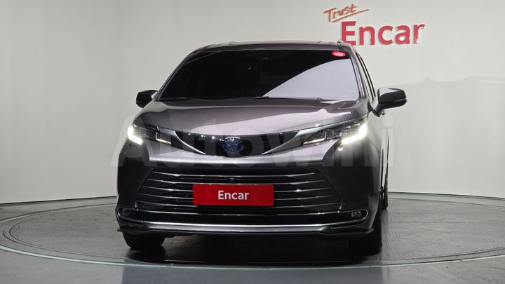 Toyota Sienna 2022 — 3
