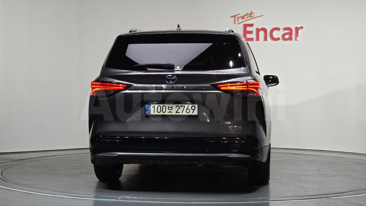 Toyota Sienna 2022 — 4