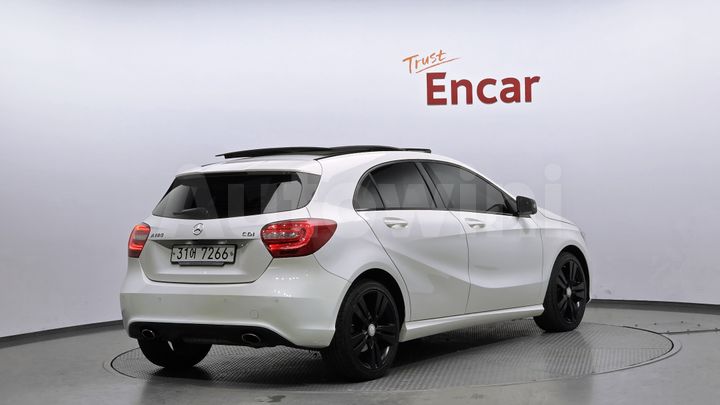 Mercedes Benz A Class 2015 — 2