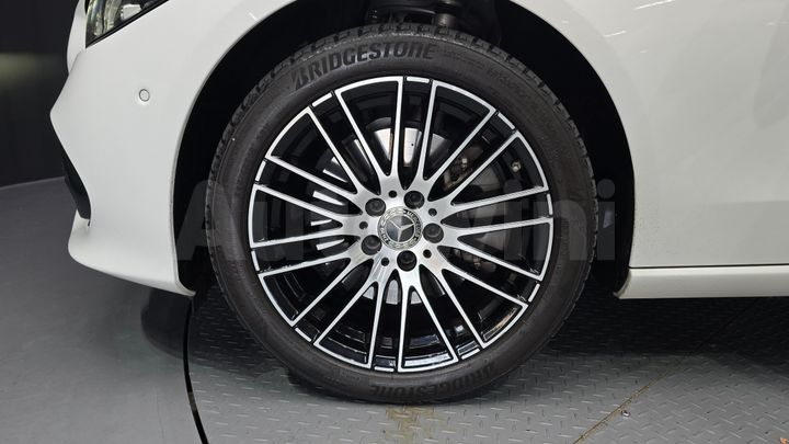 Mercedes-Benz C Class 2023 — 5