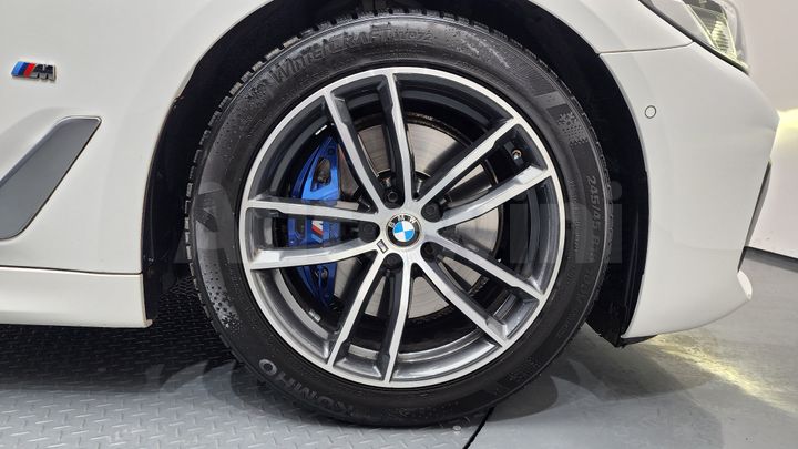 BMW 5 Series 2022 — 5
