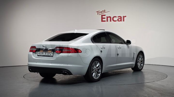 Jaguar XF 2014 — 2