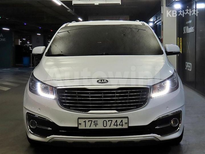 Kia Carnival 2017 — 2