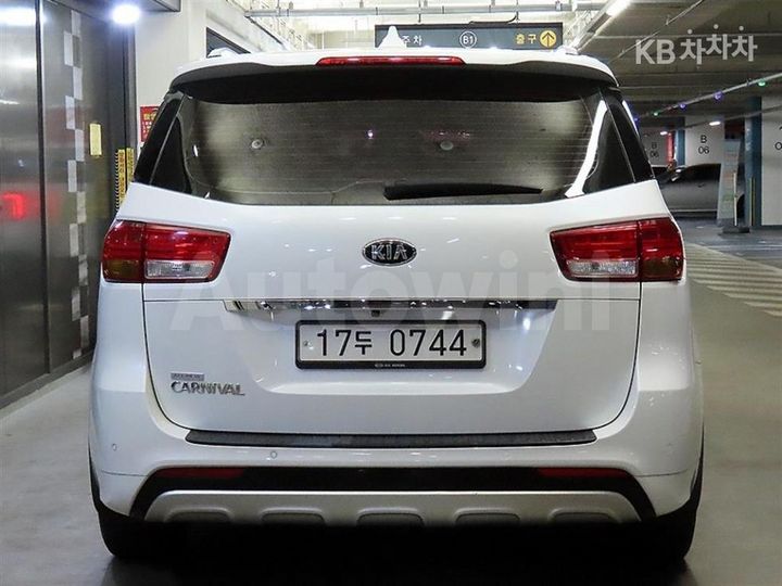 Kia Carnival 2017 — 5