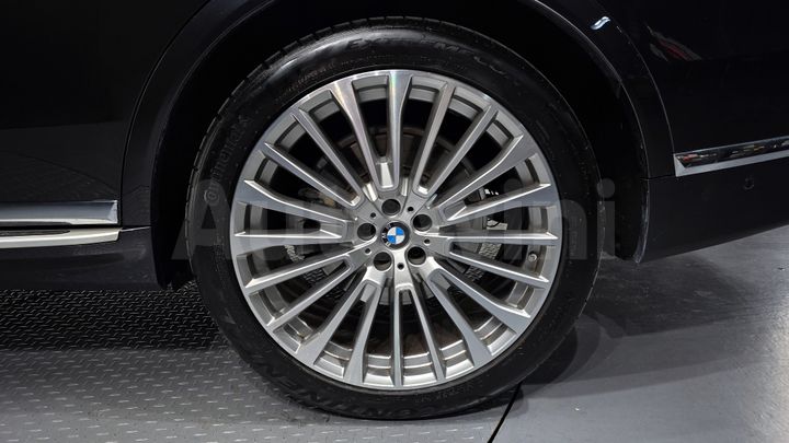 BMW X7 2023 — 5