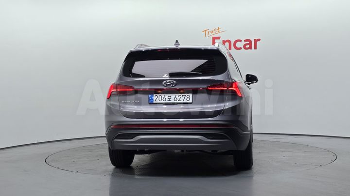 Hyundai SantaFe 2023 — 4